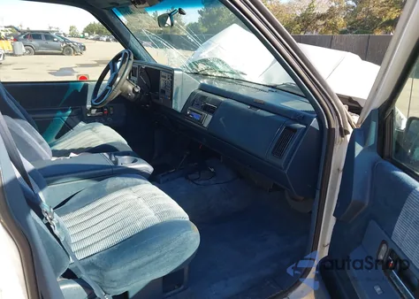 1993 GMC Suburban K1500 z USA, uszkodzony, nr VIN 1GKFK16K0PJ725870